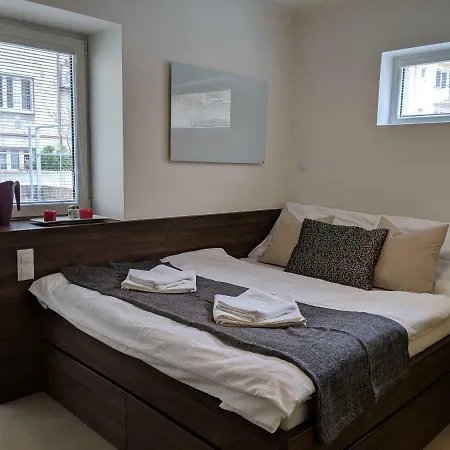 Hradec Králové Ap10 - Apartments 4U Brezinova 